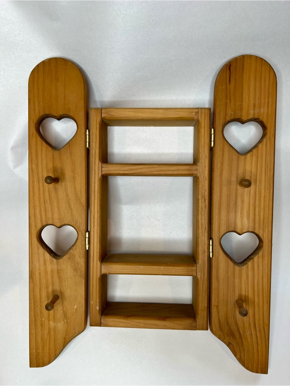Vintage 80s Wood Heart Cutout Wall Shelf 4 Peg Hanging Country Cottage Farmhouse